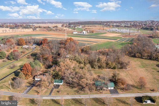 2091 STUMPSTOWN RD, Mechanicsburg, PA 17055