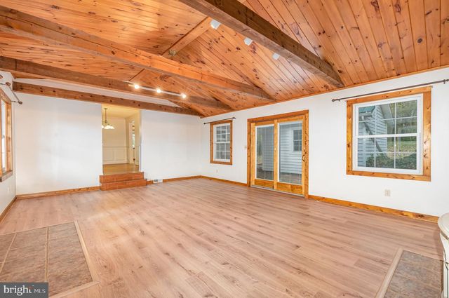 2091 STUMPSTOWN RD, Mechanicsburg, PA 17055