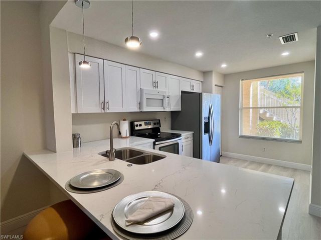 6920 Huntington Lakes CIR 103, Naples, FL 34119