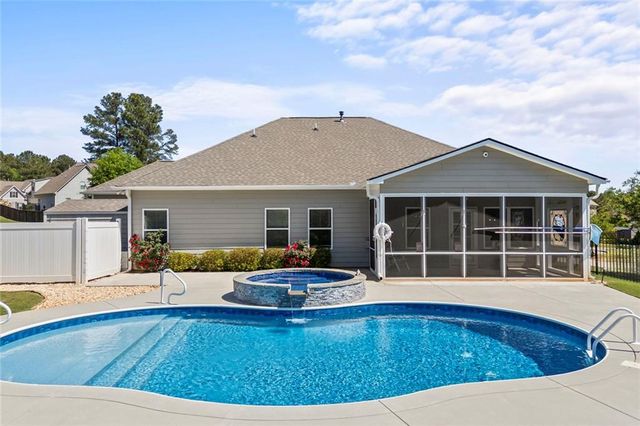 2216 Blackberry Court, Monroe, GA 30656
