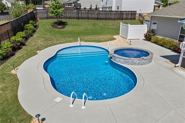 2216 Blackberry Court, Monroe, GA 30656