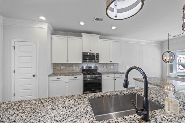 2216 Blackberry Court, Monroe, GA 30656