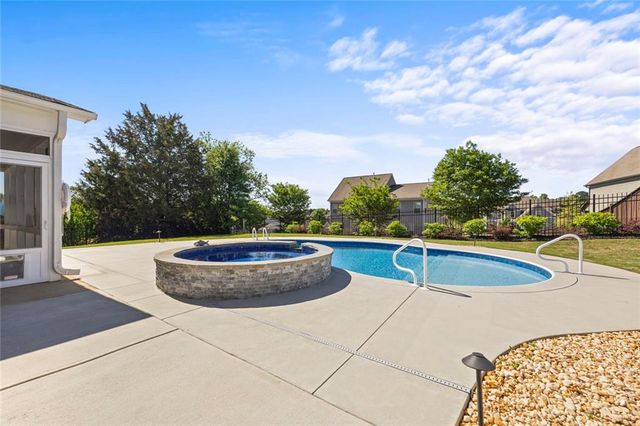 2216 Blackberry Court, Monroe, GA 30656