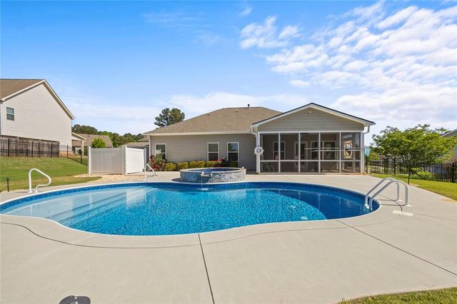 2216 Blackberry Court, Monroe, GA 30656