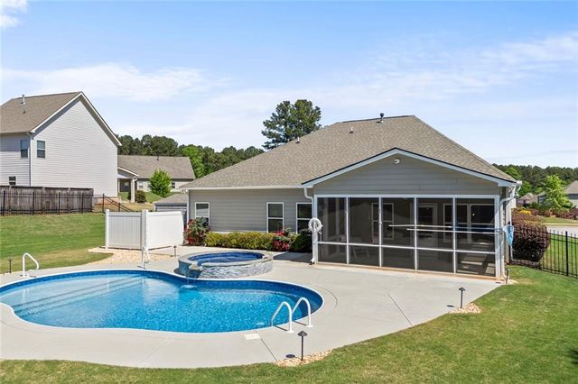 2216 Blackberry Court, Monroe, GA 30656