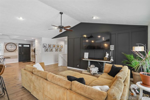 6005 River Ridge Drive, Saugatuck Twp, MI 49419