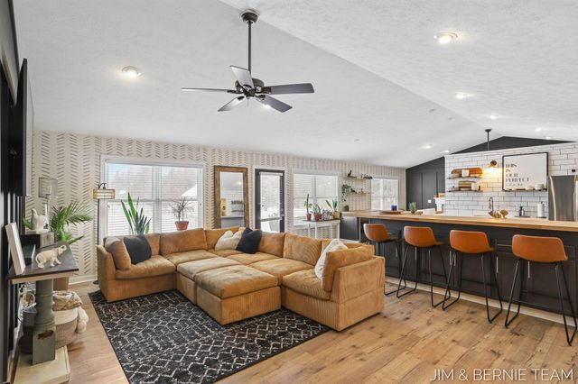 6005 River Ridge Drive, Saugatuck Twp, MI 49419