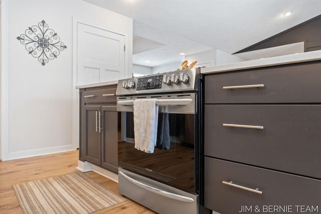 6005 River Ridge Drive, Saugatuck Twp, MI 49419