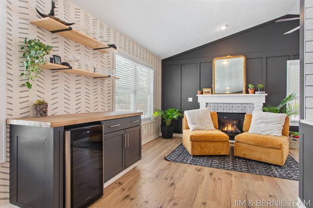 6005 River Ridge Drive, Saugatuck Twp, MI 49419