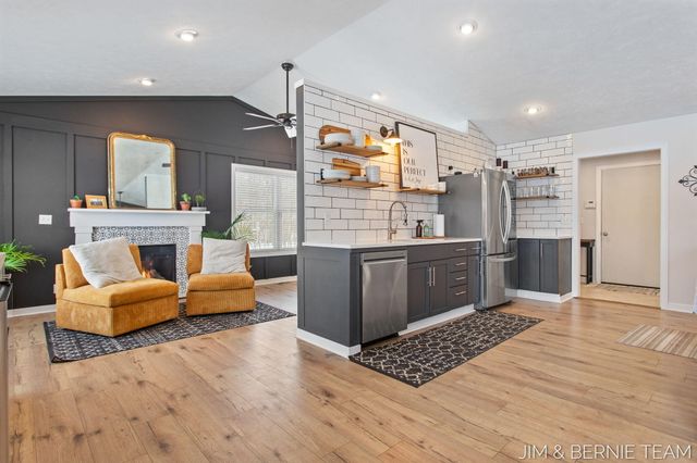 6005 River Ridge Drive, Saugatuck Twp, MI 49419