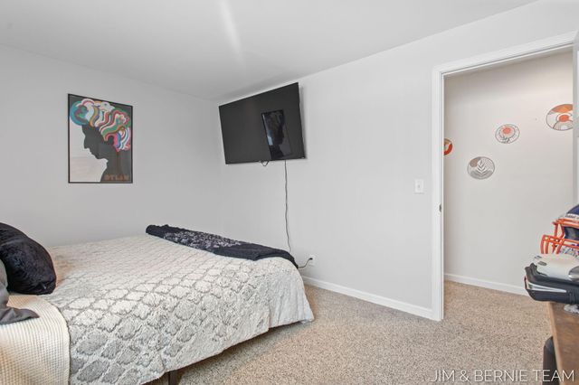 6005 River Ridge Drive, Saugatuck Twp, MI 49419