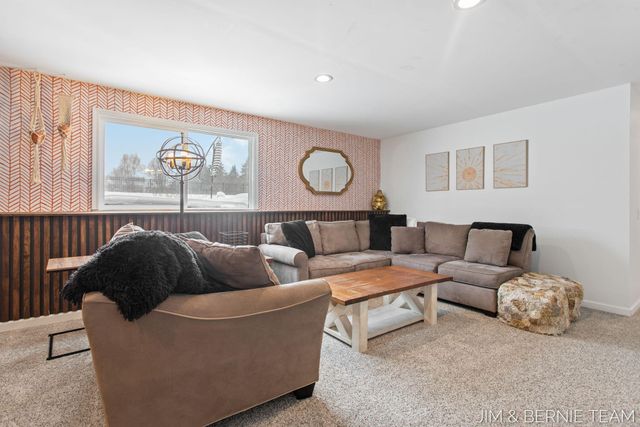 6005 River Ridge Drive, Saugatuck Twp, MI 49419