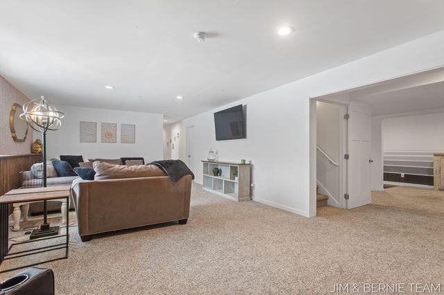 6005 River Ridge Drive, Saugatuck Twp, MI 49419