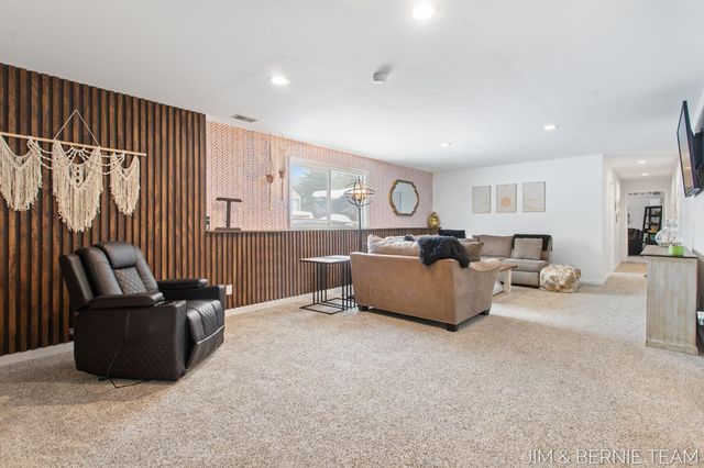 6005 River Ridge Drive, Saugatuck Twp, MI 49419