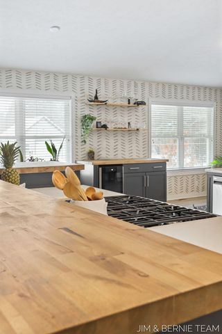 6005 River Ridge Drive, Saugatuck Twp, MI 49419