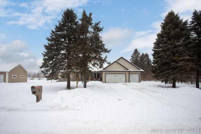 6005 River Ridge Drive, Saugatuck Twp, MI 49419