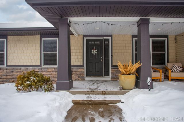 6005 River Ridge Drive, Saugatuck Twp, MI 49419