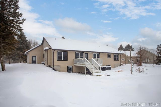 6005 River Ridge Drive, Saugatuck Twp, MI 49419