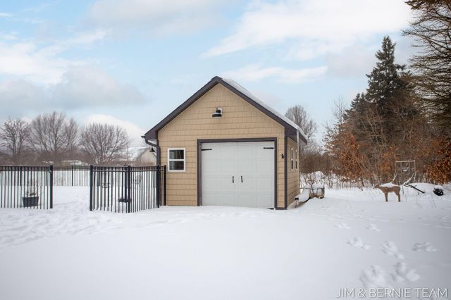 6005 River Ridge Drive, Saugatuck Twp, MI 49419