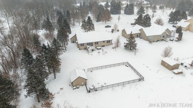 6005 River Ridge Drive, Saugatuck Twp, MI 49419