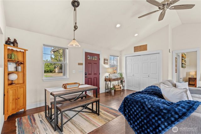 2710 16th Avenue NW, Puyallup, WA 98371