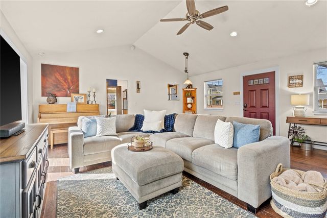 2710 16th Avenue NW, Puyallup, WA 98371