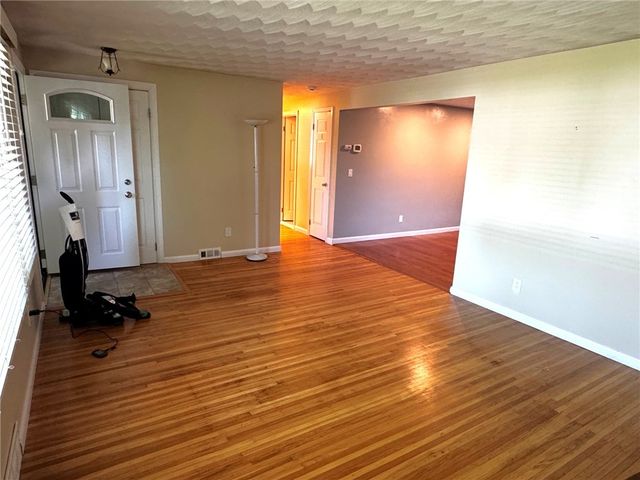 4 Capri Drive, Gates, NY 14624