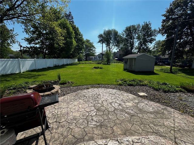 4 Capri Drive, Gates, NY 14624