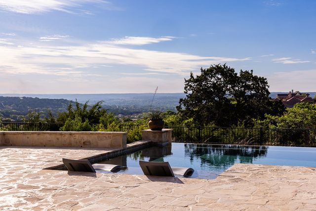 357 Cypress Estates Pkwy W, Ingram, TX 78024