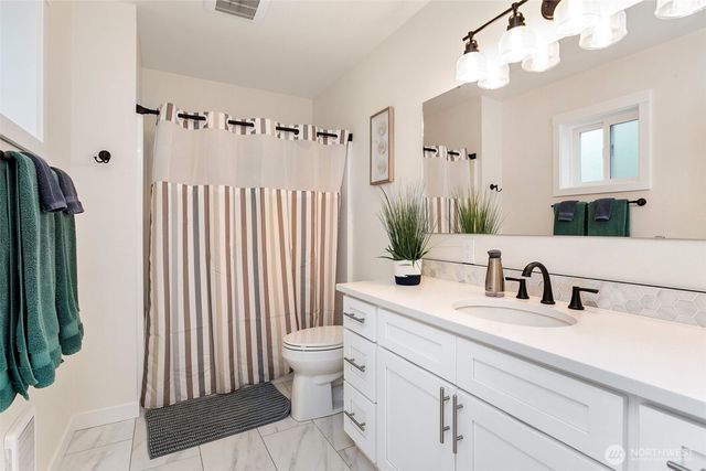 4 Drake Lane, Pacific Beach, WA 98571