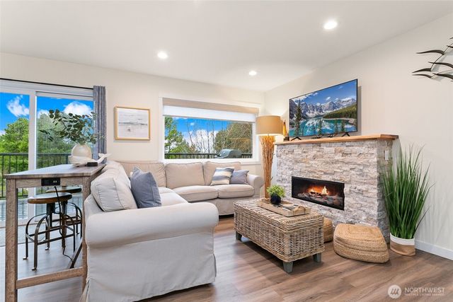 4 Drake Lane, Pacific Beach, WA 98571