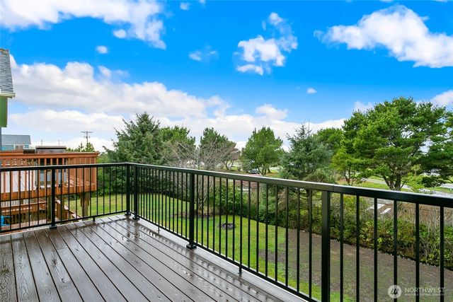 4 Drake Lane, Pacific Beach, WA 98571