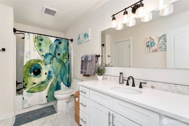 4 Drake Lane, Pacific Beach, WA 98571