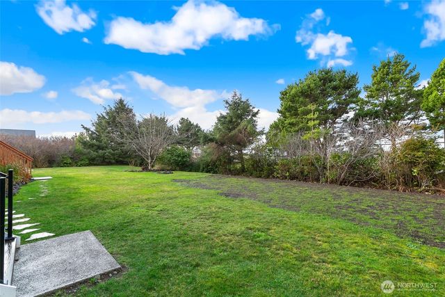 4 Drake Lane, Pacific Beach, WA 98571