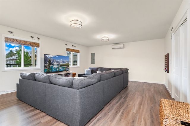 4 Drake Lane, Pacific Beach, WA 98571