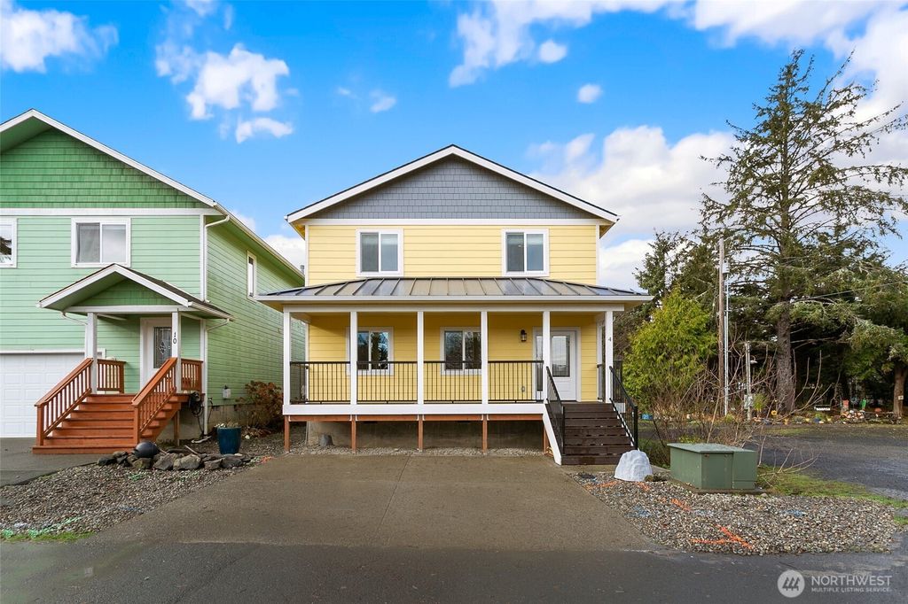 4 Drake Lane, Pacific Beach, WA 98571