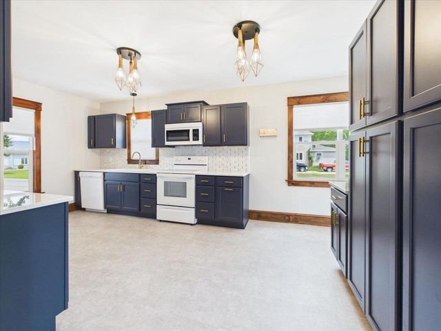 450 2nd Street, Randolph, WI 53956