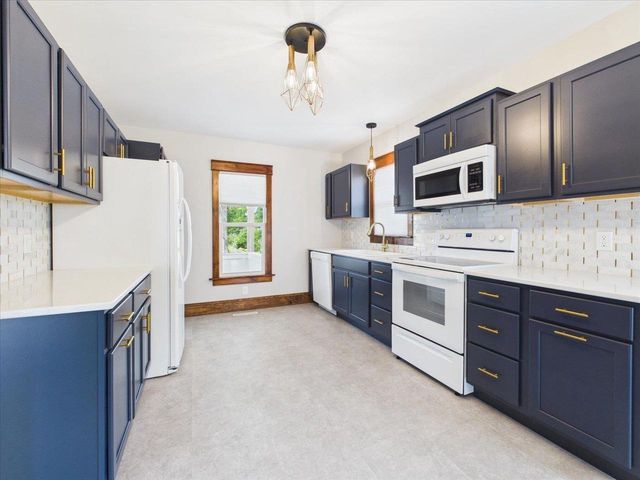 450 2nd Street, Randolph, WI 53956