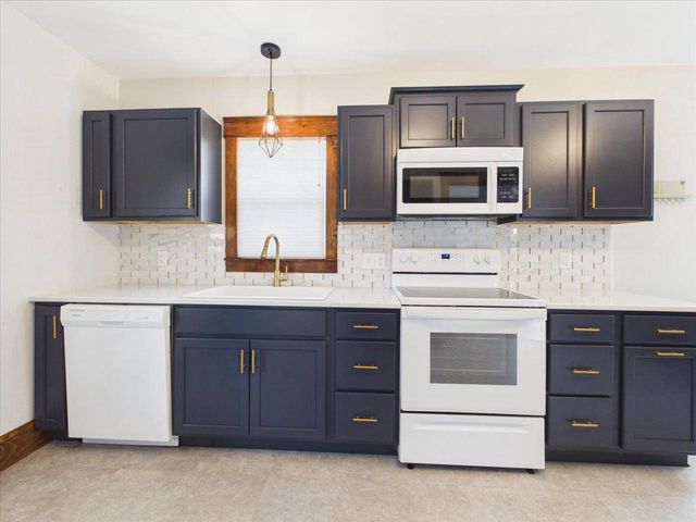 450 2nd Street, Randolph, WI 53956