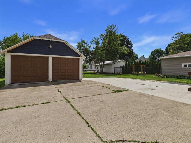 450 2nd Street, Randolph, WI 53956