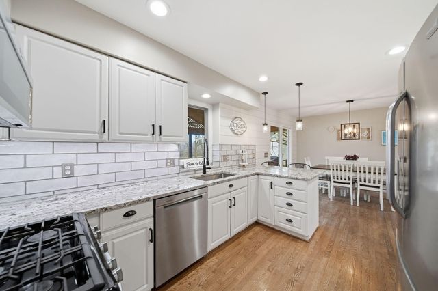 11085 Village Lane, Clinton, MI 49236