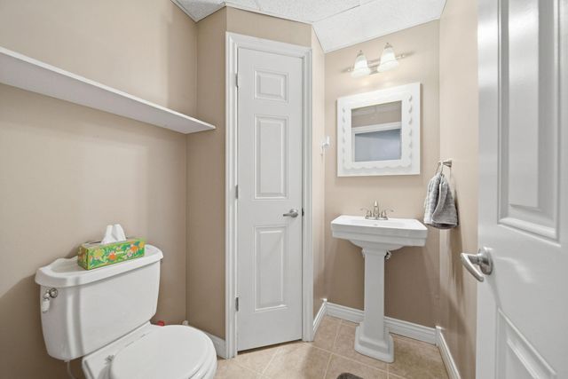 11085 Village Lane, Clinton, MI 49236