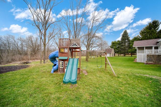 11085 Village Lane, Clinton, MI 49236