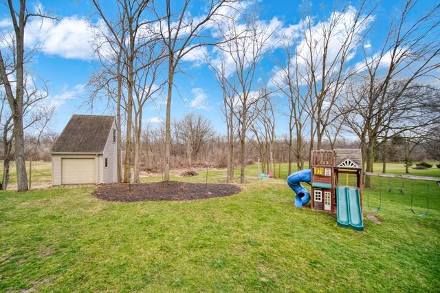 11085 Village Lane, Clinton, MI 49236