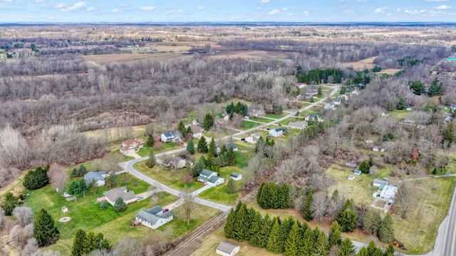 11085 Village Lane, Clinton, MI 49236