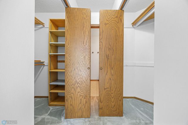 670 13th Avenue E, Fargo, ND 58078