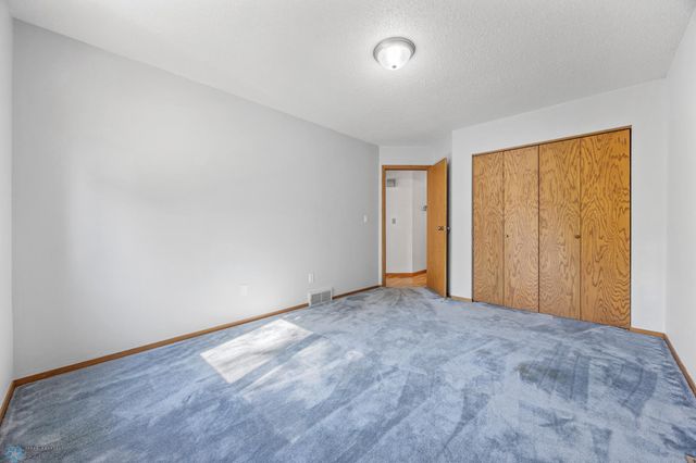 670 13th Avenue E, Fargo, ND 58078