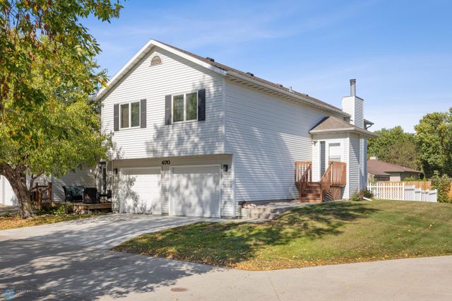 670 13th Avenue E, Fargo, ND 58078