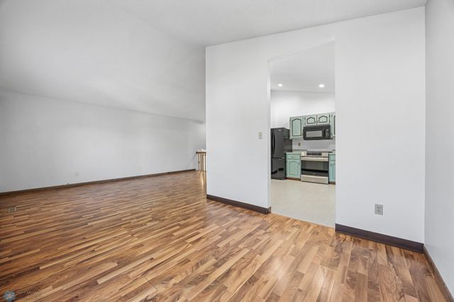 670 13th Avenue E, Fargo, ND 58078