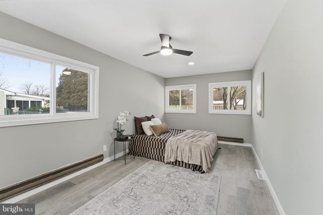 20 STOCKTON RD, Kendall Park, NJ 08824